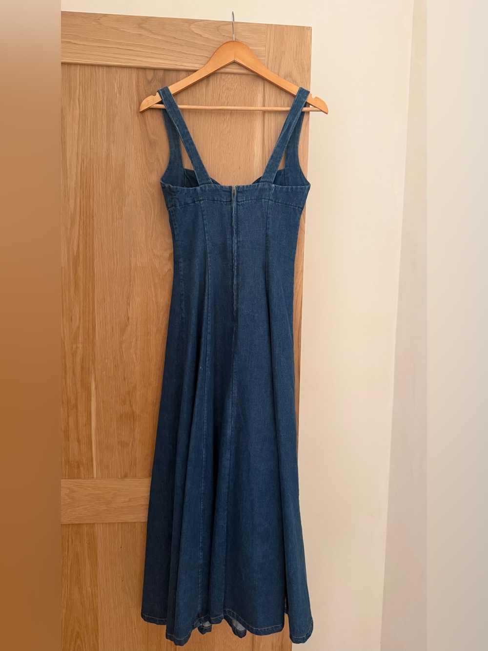 Sleeveless Blue Denim Maxi Dress with Sweetheart Bodice - Picture 6 of 8